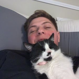 Meet your Posher, Dennis